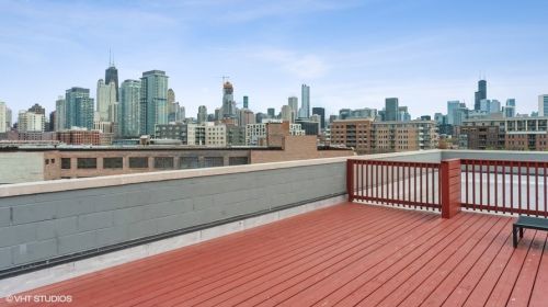 1317 Larrabee St, Chicago IL  60610-1745 exterior
