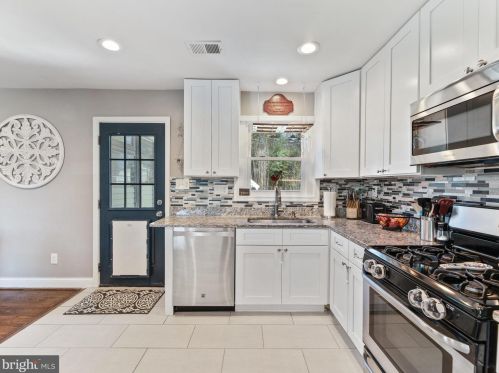 810 Venice Dr, Silver Spring MD 20904-2065 exterior