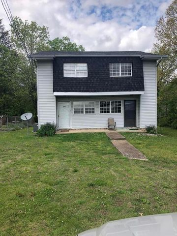 292 1st St, Trenton, GA 30752-2422