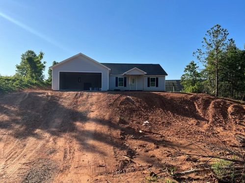 628 Cypress Dr, Mount Airy, GA 30563-4174
