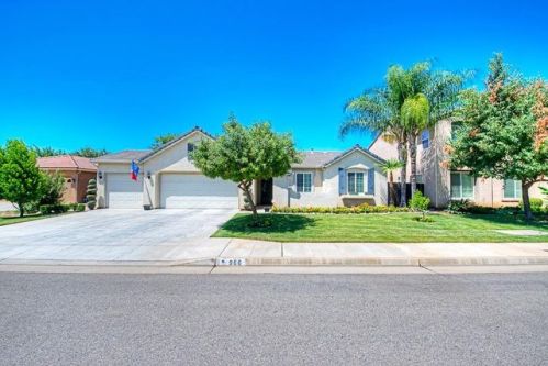 966 Greenfield Ave, Clovis, CA 93611-3419