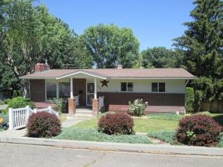 602 Myrtle Ave, Prosser, WA 99350-1041