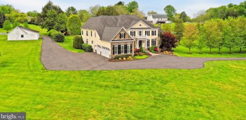 6512 Stallion Rd, Clifton, VA 20124-1428