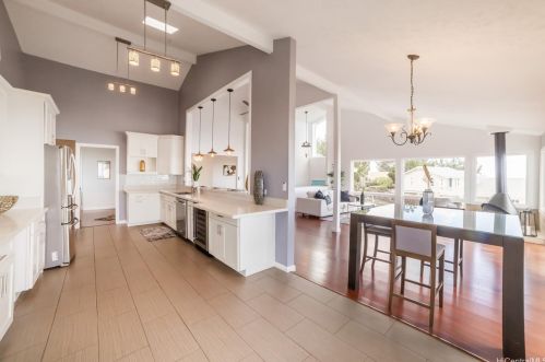 2450 Aha Aina Pl, Honolulu HI  96821-1047 exterior