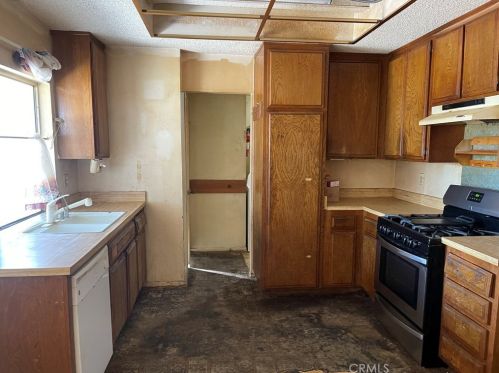997 Fromer St, Rialto, CA 92376-6807