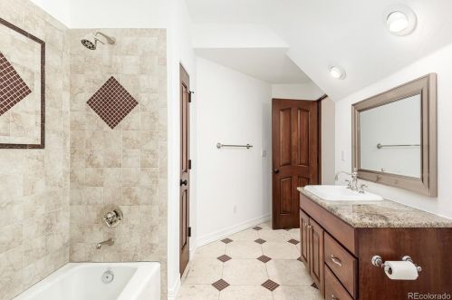 225 Elm St, Denver CO  80246-1132 exterior