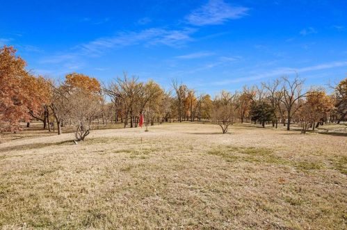 7200 Brady Oaks Dr, Fort Worth TX  76135-9055 exterior