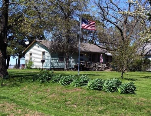32107 1100th Rd, Garnett, KS 66032-9633