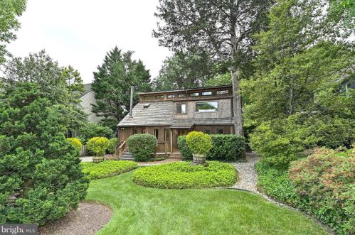 7121 Gordons Rd, Falls Church, VA 22043-3058