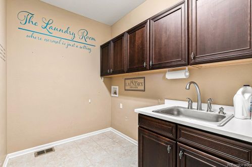 4885 Riviera Way, Aurora CO 80015-4708 exterior