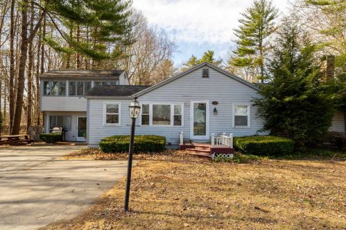 75 College Rd, Stratham, NH 03885-2372