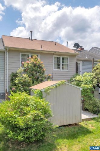 1474 Minor Ridge Ct, Charlottesville VA  22901-1630 exterior