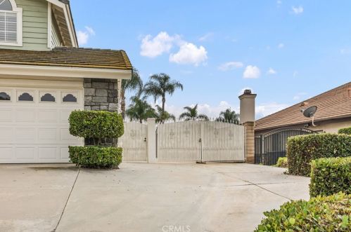 1874 Natalie Ln, Riverside CA  92506-4656 exterior