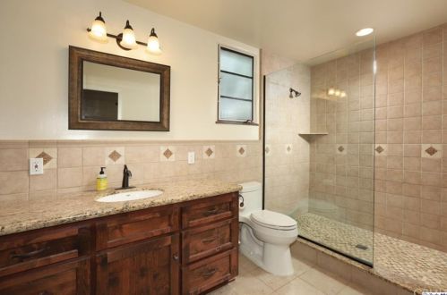 3113 Sparr Blvd, Glendale CA  91208-1829 exterior