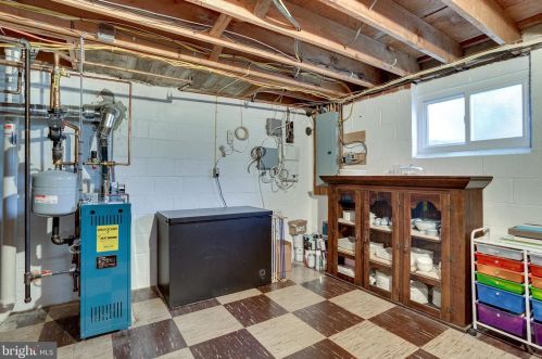 909 Roswell Dr, Silver Spring MD 20901-2128 exterior