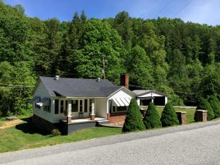 9027 Birchfield Rd, Pound, VA 24279-3535