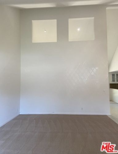 17043 Addison St, Van Nuys, CA 91316-3466