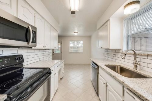 6105 Lalagray Ln, Fort Worth TX  76148-3034 exterior