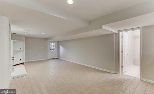 6125 Wooded Run Dr, Columbia MD 21044-3800 exterior