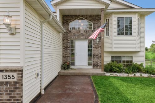 1355 10th Ave, Spectacle Lake, MN 55008-7105