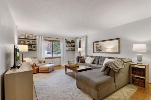 2073 Jade Ln, Saint Paul MN  55122-2862 exterior