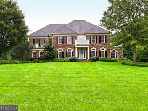 7009 Balmoral Forest Rd, Clifton, VA 20124-1540