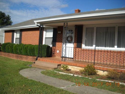 5523 Malvern Rd, Roanoke, VA 24012-1423