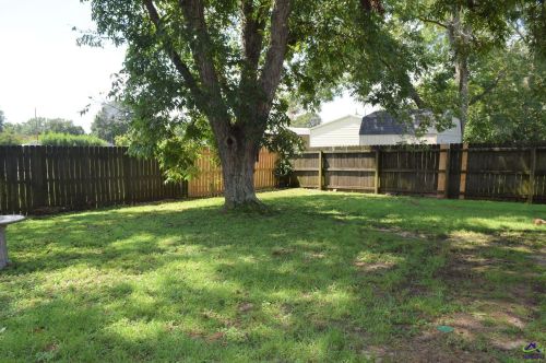 118 Cheshire Dr, Warner Robins GA  31088-1125 exterior