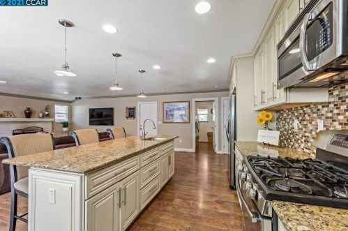 3144 Santa Paula Dr, Concord CA  94518-2821 exterior