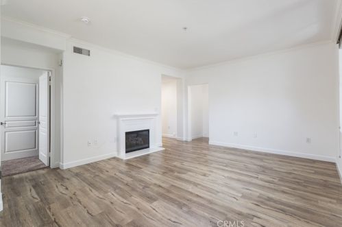 2122 Watermarke Pl, Irvine CA  92612-1698 exterior