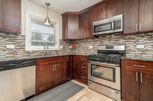 1043 Walter St, Lemont IL  60439-3991 exterior