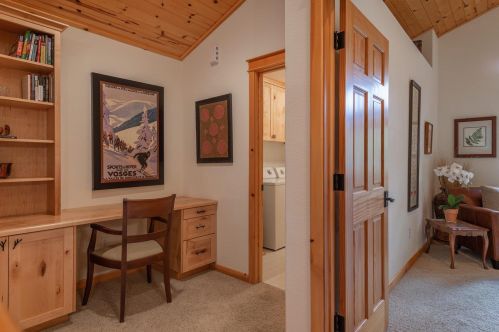 13963 Copenhagen Dr, Truckee CA  96161-6633 exterior