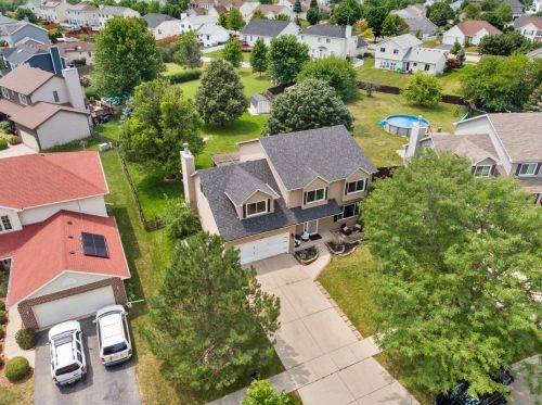 1445 Shaman Dr, Lemont IL  60490-5572 exterior