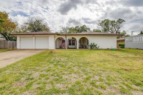 6229 Wheaton Dr, Fort Worth, TX 76133-3414