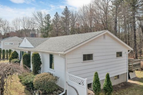 40 Mountainview Ter, Rye, NH 03870-2310