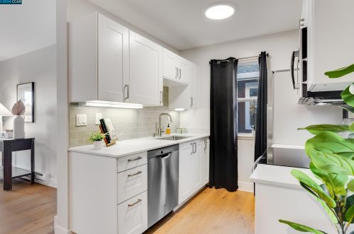 18 Bayside Ct, Richmond CA  94804-7441 exterior