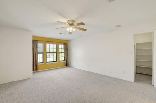 400 Masonwood Dr, Uhland TX 78640-4609 exterior