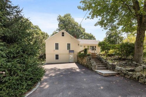 8 Ledge Rd, Norwalk, CT 06853-1036