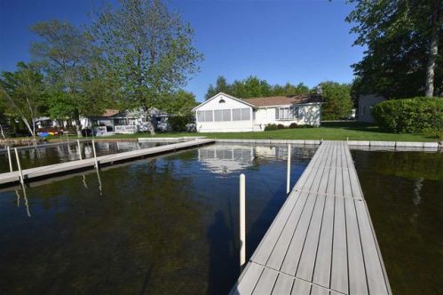 86 Sunset Dr, Belmont, NH 03220-3464