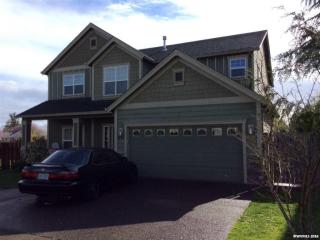 1136 Foxglove St, Woodburn, OR 97071-5693