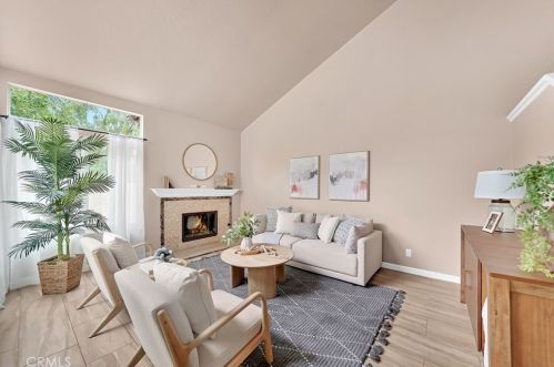 34 Stanford Ct, Irvine, CA 92612-1629