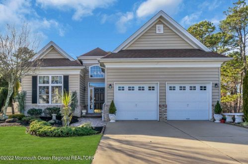 41 Muirfield Rd, Jackson Twp, NJ 08527-2657