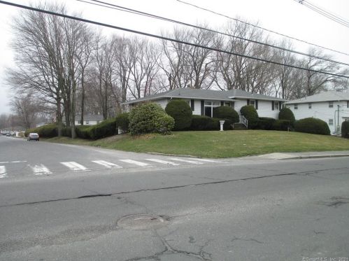451 Pierpont Rd, Waterbury, CT 06705-3907