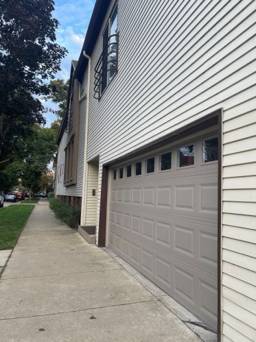 2459 Greenview Ave, Chicago, IL 60614-2041
