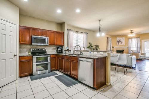 8125 Black Sumac Dr, Fort Worth TX  76131-3581 exterior