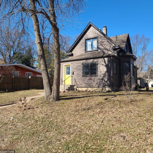 626 4th Ave, Spectacle Lake, MN 55008-1428