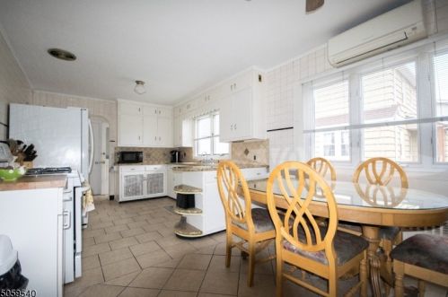 208 Totowa Rd, Paterson NJ 07512-2071 exterior