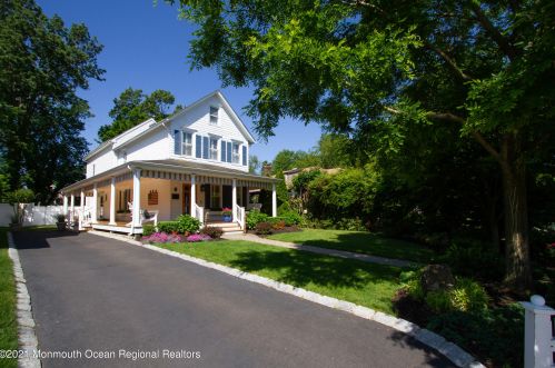26 Church St, Red Bank, NJ 07704