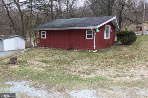 130 Greenwood Rd, Harpers Ferry WV  25425-4402 exterior