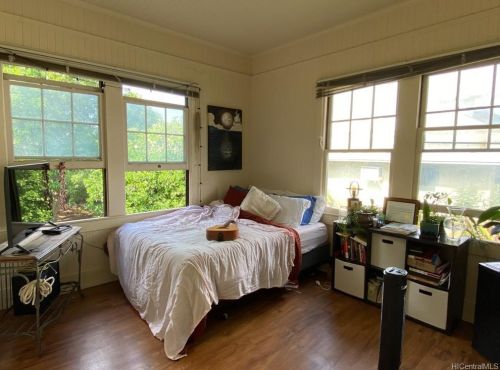 1142 8th Ave, Honolulu HI  96816-2402 exterior